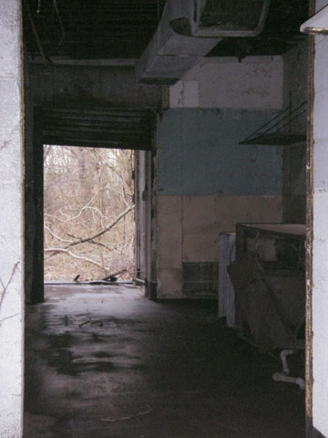<p>Interior of the Nike Sighting Station (Building 124), February 2008.</p>