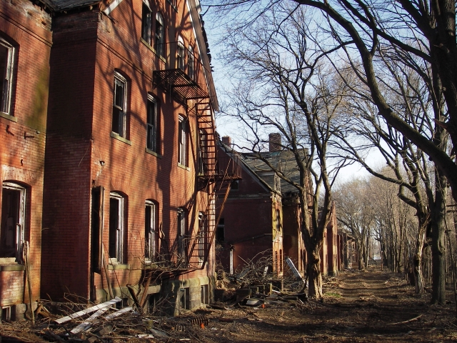 <p>Northern end of Officers&#39; Row shortly before demolition. Officers&#39; Quarters, Building 9 (left) and Building 10 (center) view north, April 2008.</p>