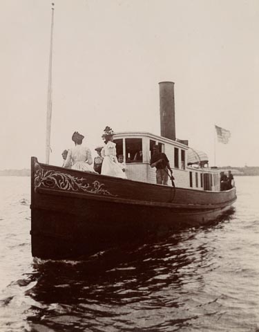 <p>The Quartermaster Corps operated many different vessels to and from Davids Island over the century it was an Army post. The tugboat Hamilton was one. It was active fom 1878 until ca. 1900 (collection of the New York Historical Society, Stonebridge Photo Collection, PR 066 282).</p>