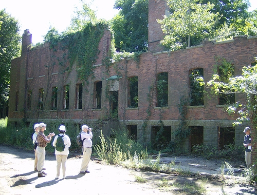 <p>A visit to the ruins of the Hospital (Building 46) by several members of the Alumni &amp; Friends of Fort Slocum, 2007. </p>