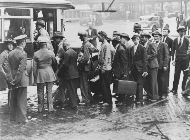 <p>Boarding a bus in June 1933 bound for Fort Slocum, these veterans of the First World War from New York City had just been accepted for dollar-a-day jobs in the new Civilian Conservation Corps (Library of Congress, Prints &amp; Photos Div, NY World-Telegram &amp; Sun Newspaper Photos digital collection).</p>