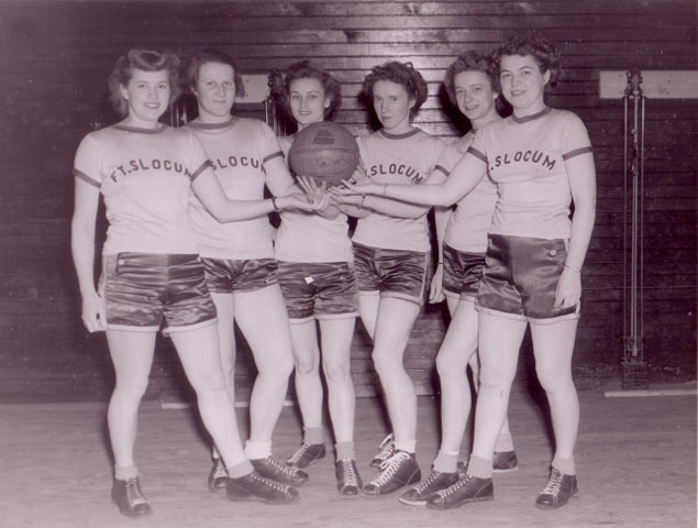 <p>Wacs at Fort Slocum formed a basketball team and played against teams from other posts during the Second World War.</p>