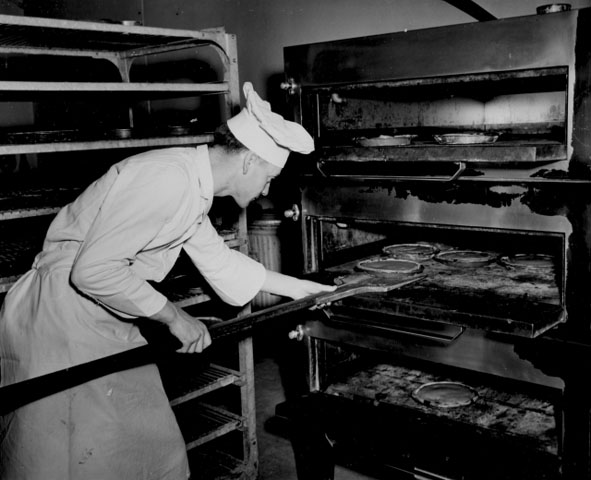 <p>Baking pies in the Army Bakers and Cooks School, which operated at Fort Slocum during the 1930s.</p>