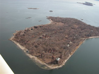 Aerial view of Davids Island looking southeast, March 2005 (courtesy of Dr. Carl Zymet, Air View Aerial Photography, Inc., Ossining, NY).